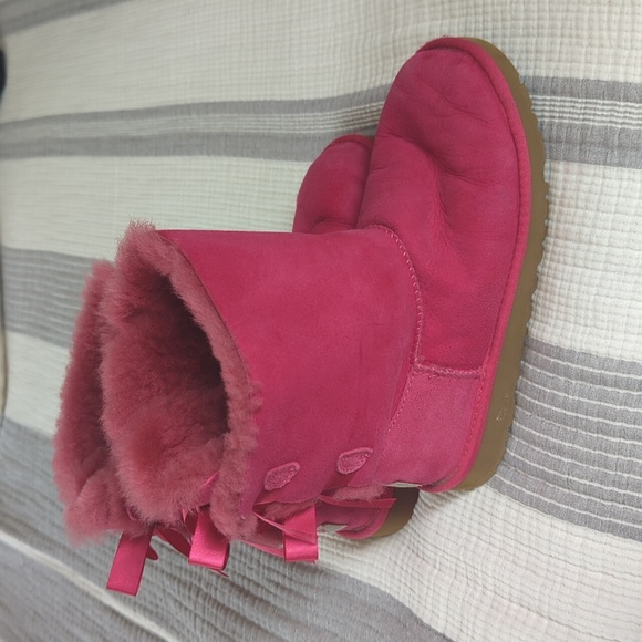 Ugg Girls Bailey Bow Boots - Picture 1 of 5